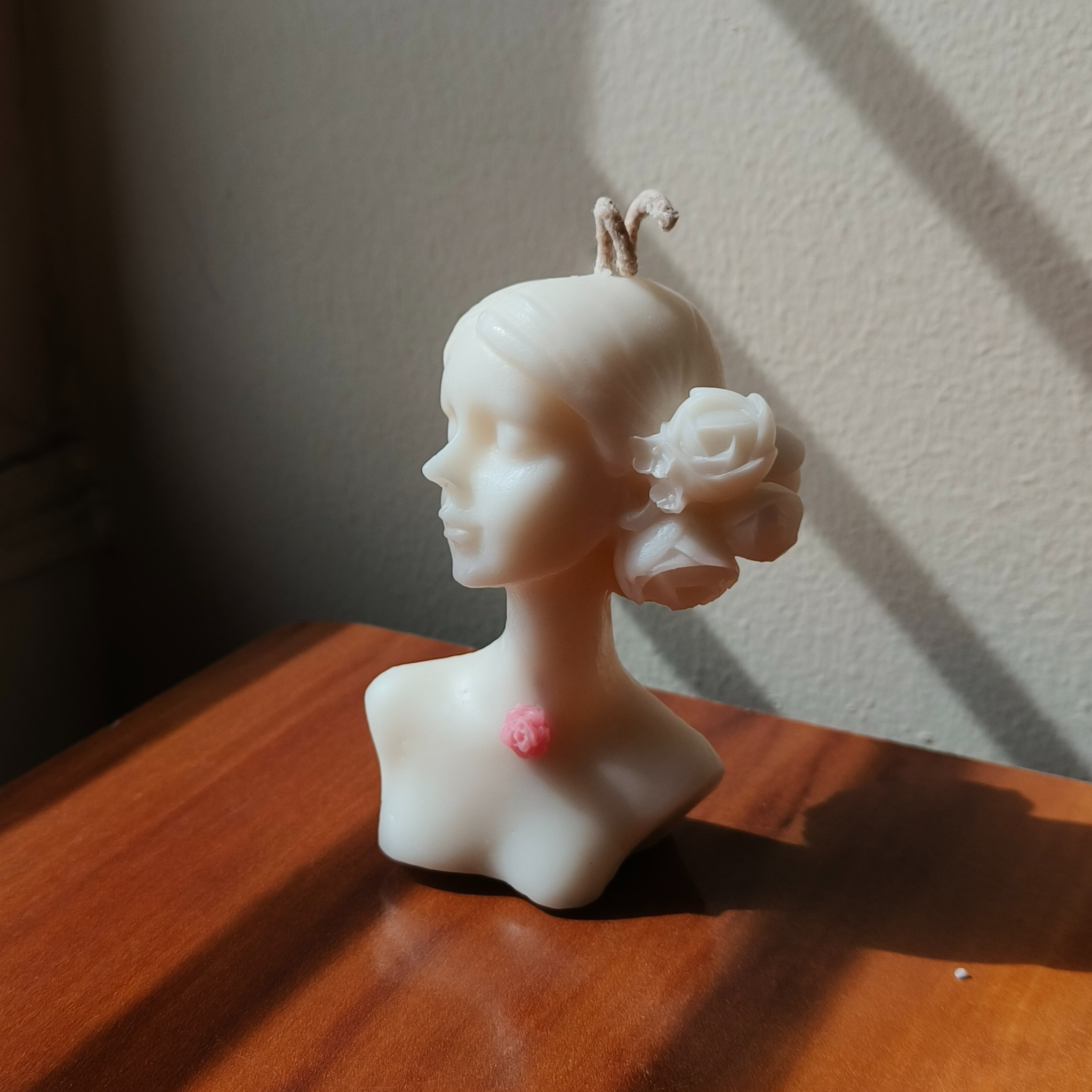 Silent Beauty Candle