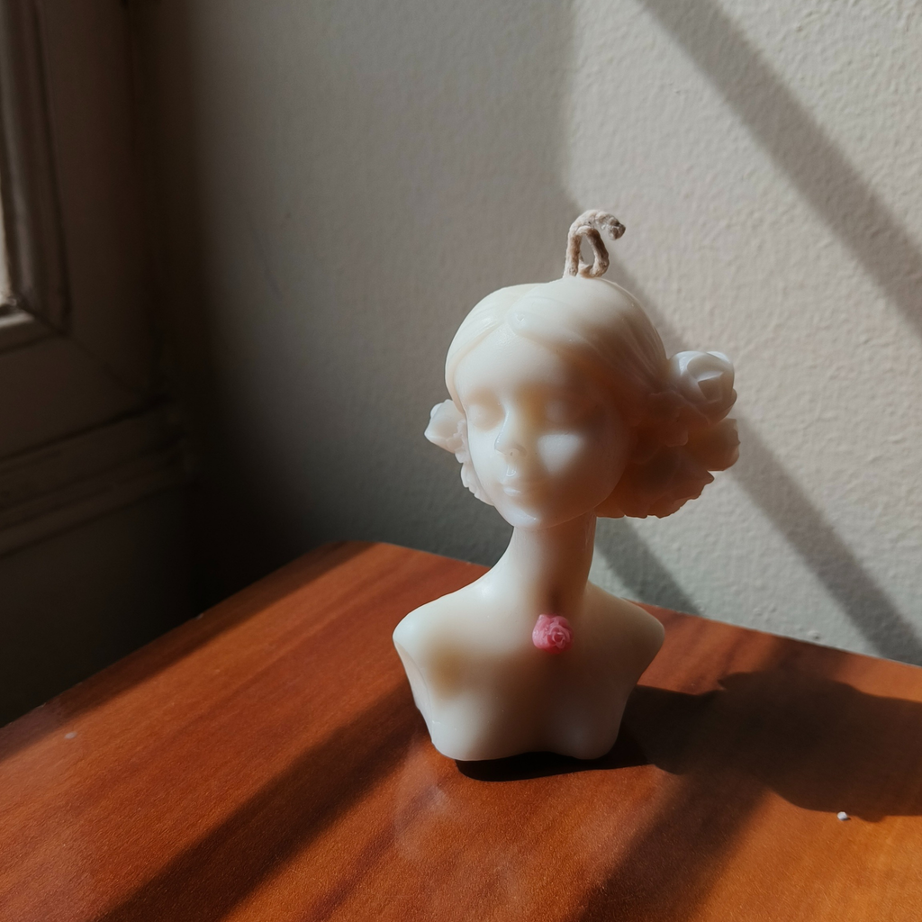 Silent Beauty Candle